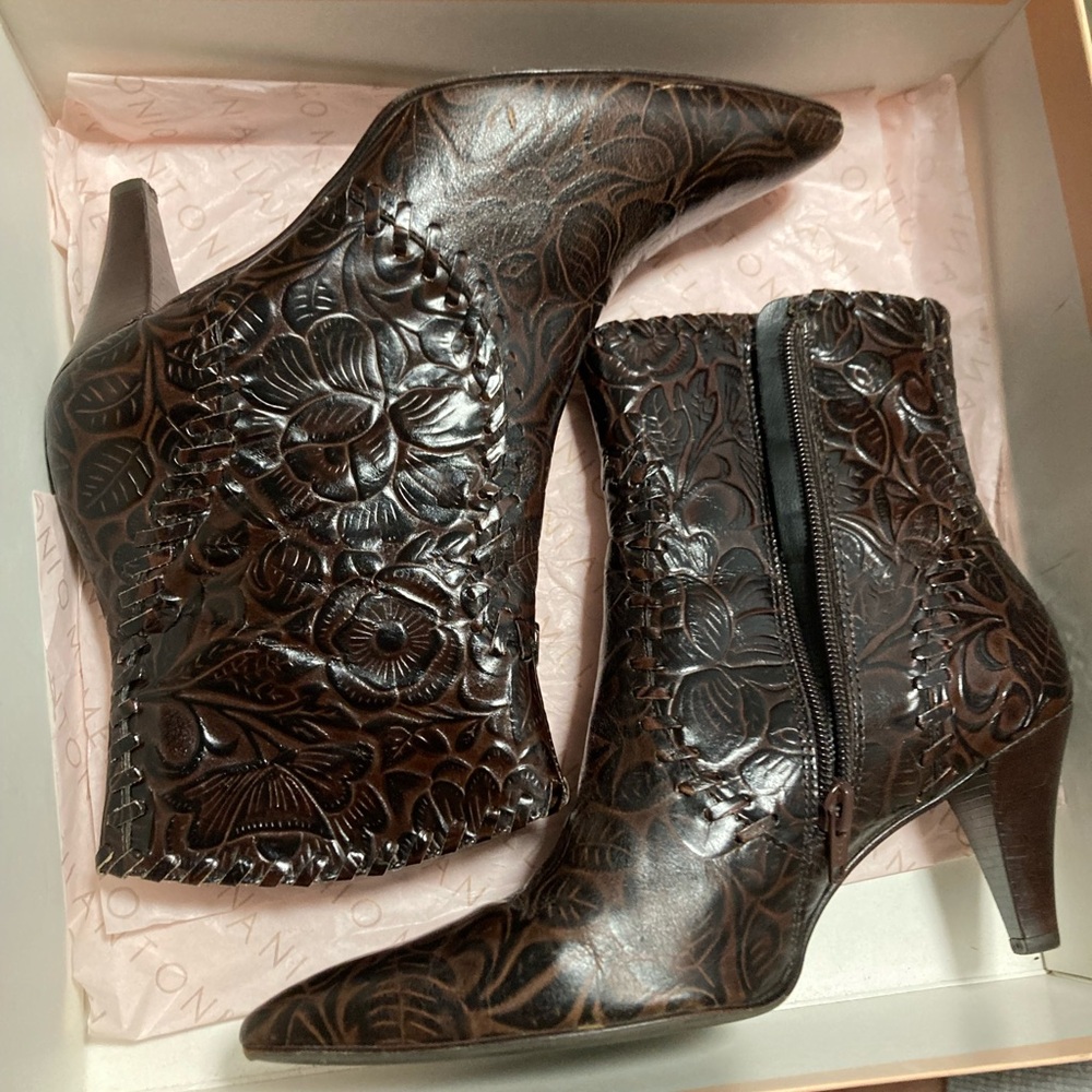 Antonio Melani Boots!